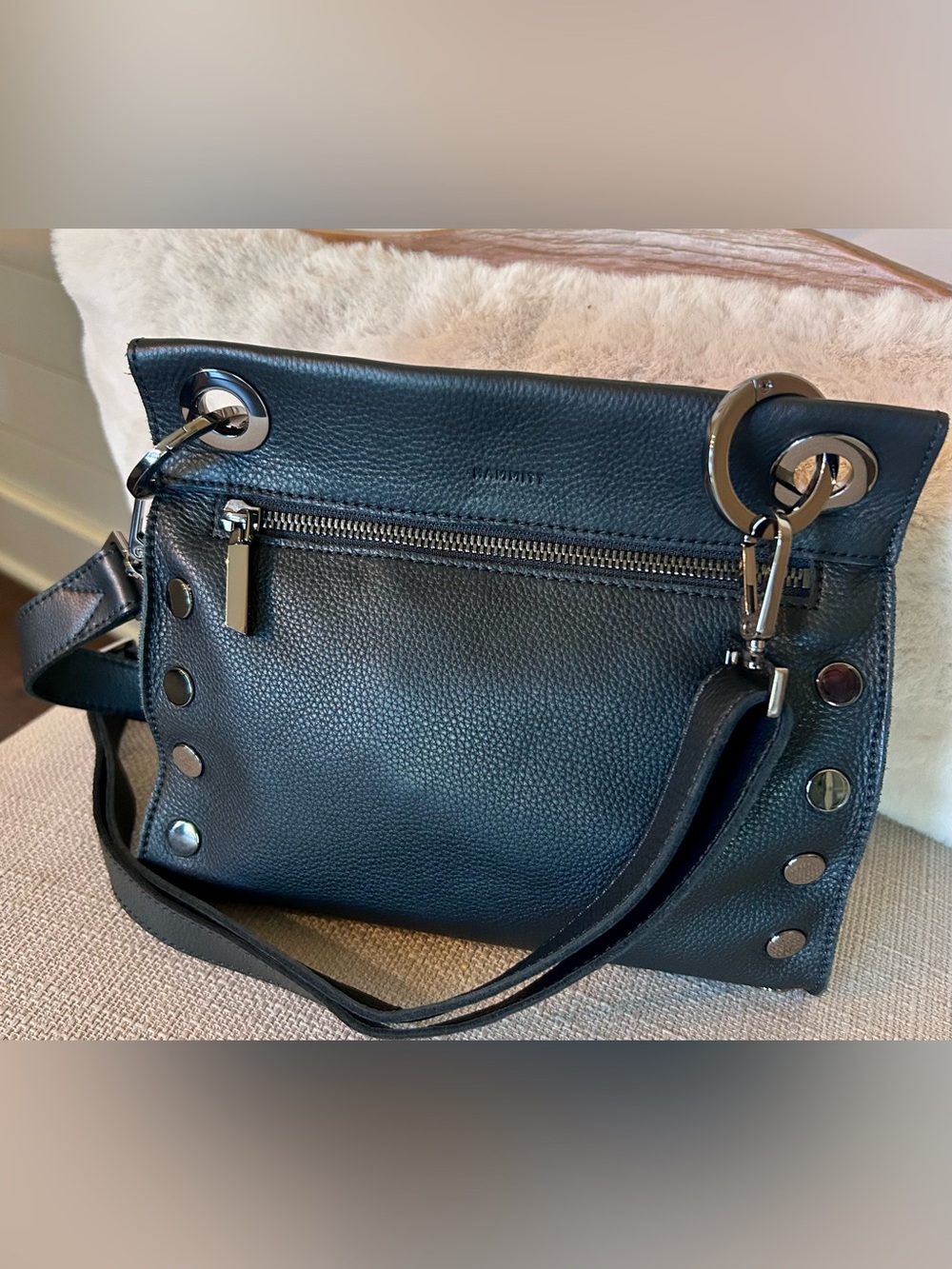 HAMMITT - LIKE NEW, but for half the price!
Tony Medium Crossbody with gunmetal